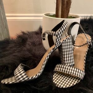 Steve Madden 3” checkered kitten heel